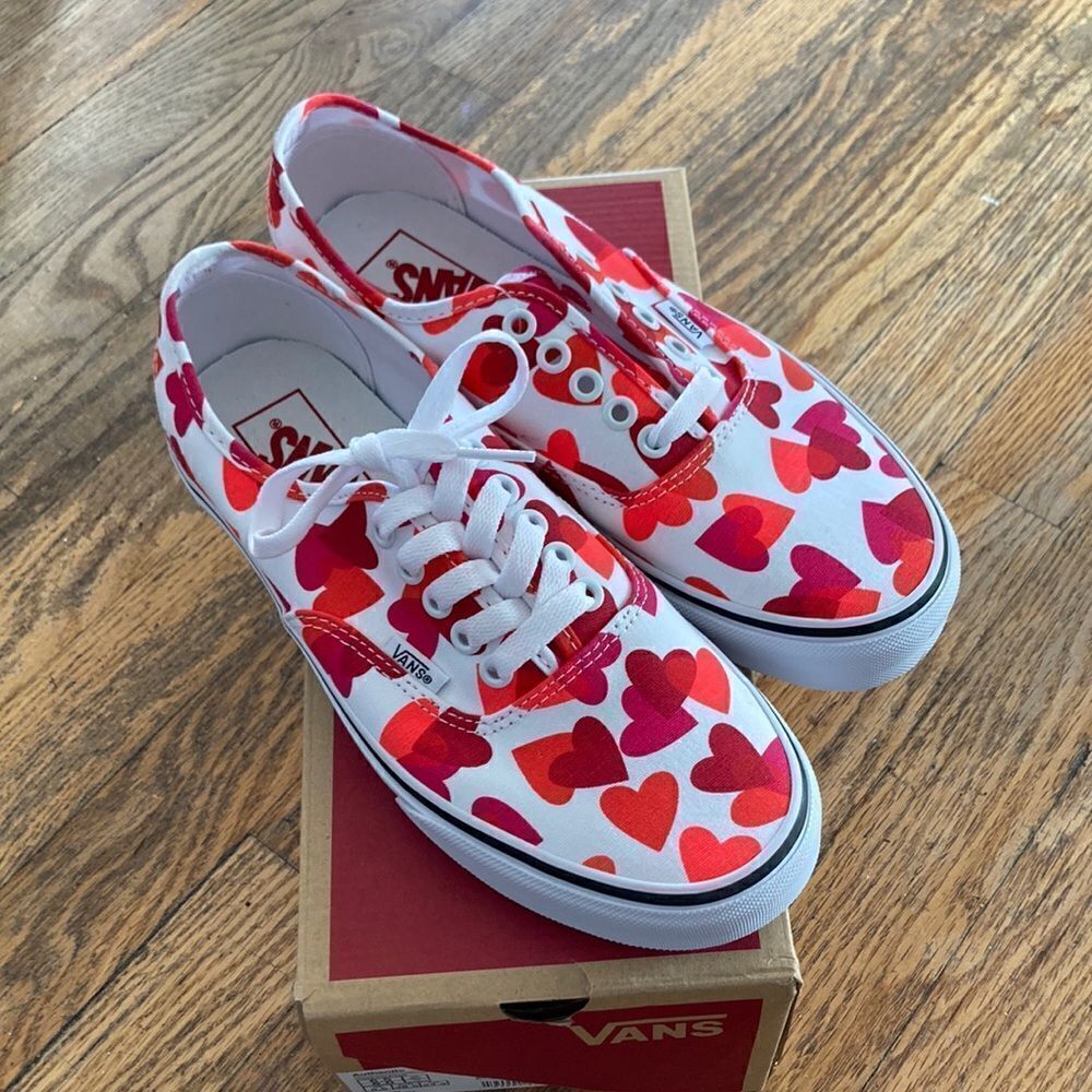 1 LEFT! Size 5.5-Vans Authentic Valentines ♥️